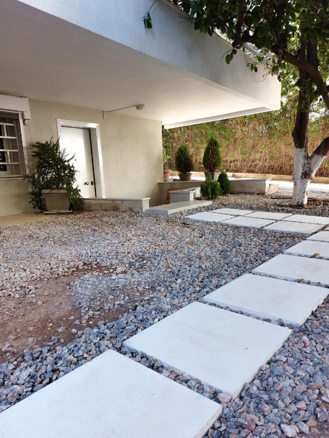 Appartamento Naiads Nest - The Garden Gem Varkiza Esterno foto