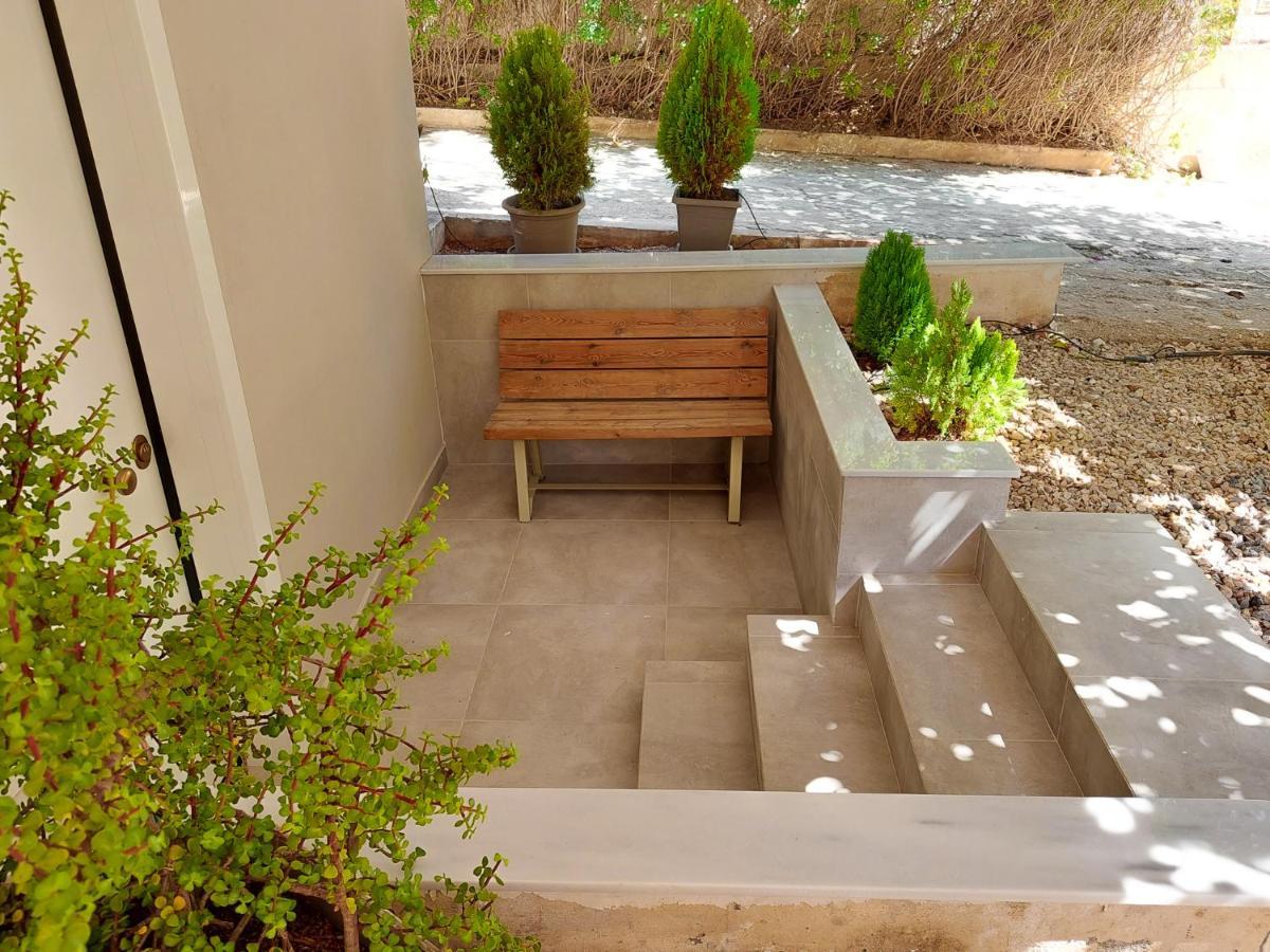 Appartamento Naiads Nest - The Garden Gem Varkiza Esterno foto